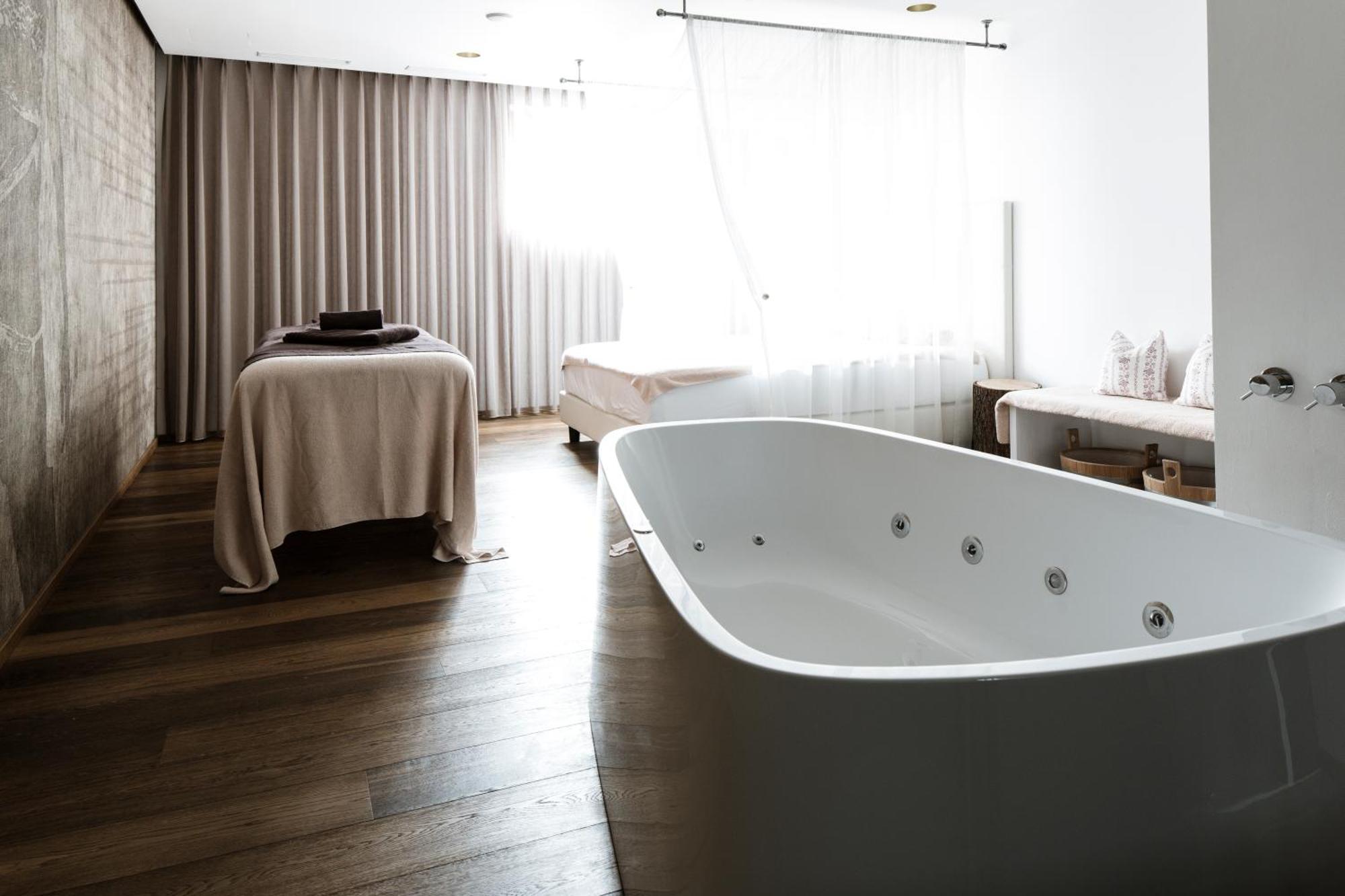Hotel Weisses Kreuz Burgusio Kültér fotó