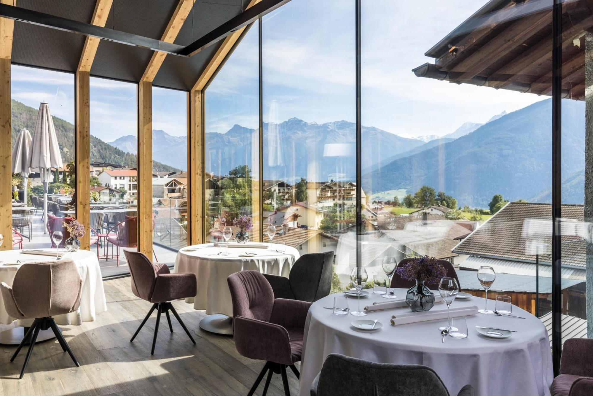 Hotel Weisses Kreuz Burgusio Kültér fotó