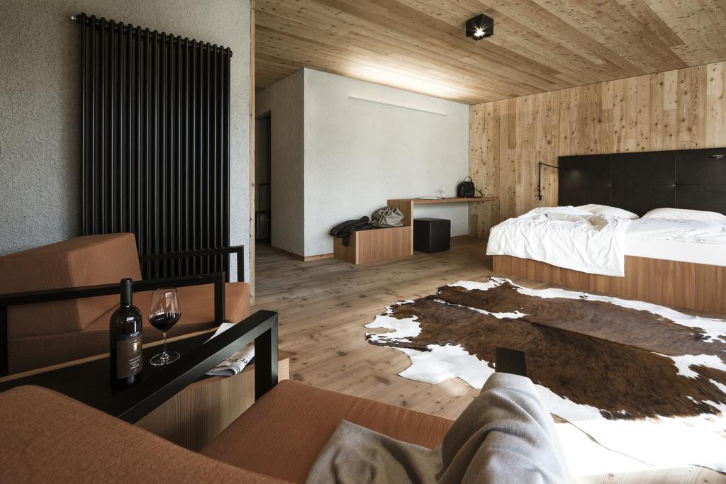 Hotel Weisses Kreuz Burgusio Kültér fotó